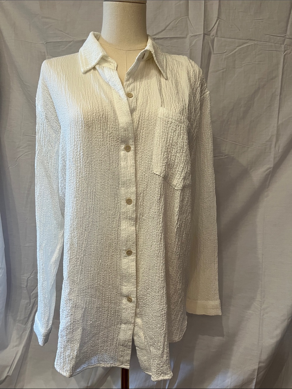 Women's White Crinkle Button-Up Shirt - Classic Collared Top